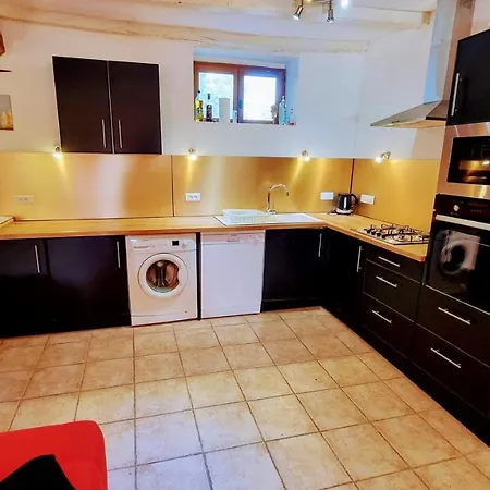 4 Bedroom With Private Pool And Garden