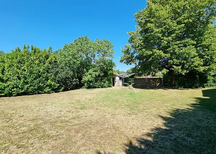 4 Bedroom With Private Pool And Garden