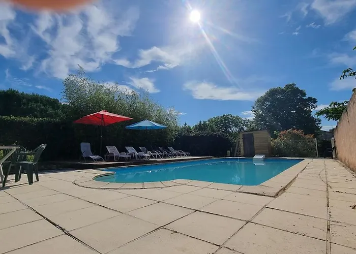 4 Bedroom With Private Pool And Garden Saint-Just-Luzac