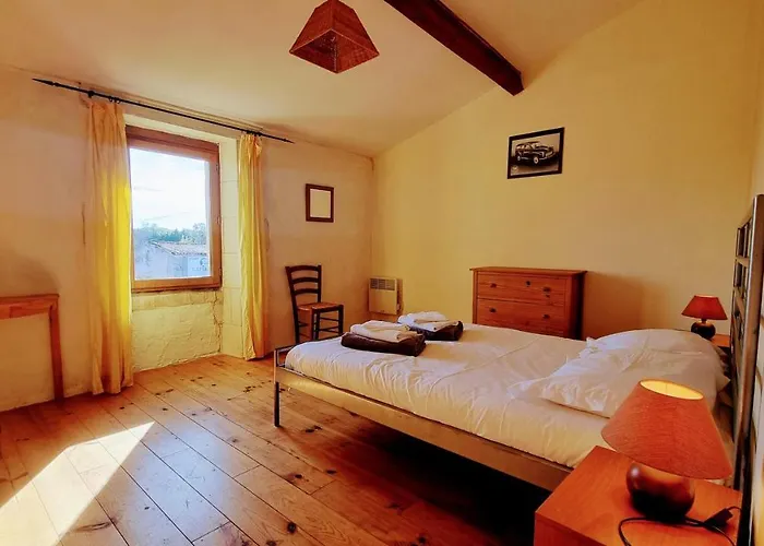 4 Bedroom With Private Pool And Garden Casa de Férias *