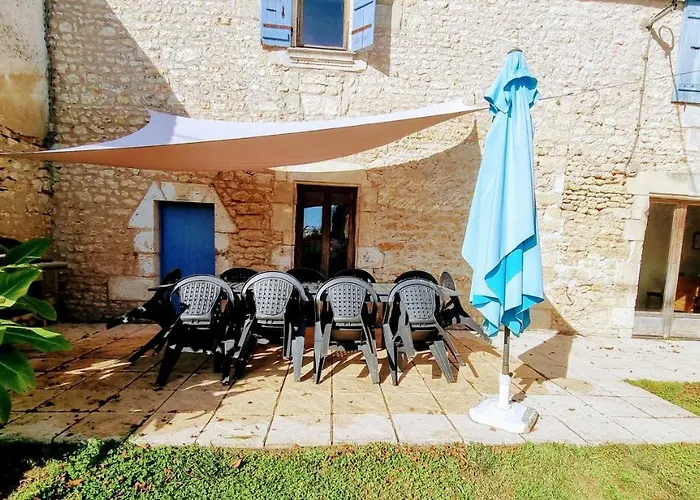 4 Bedroom With Private Pool And Garden Casa de Férias *